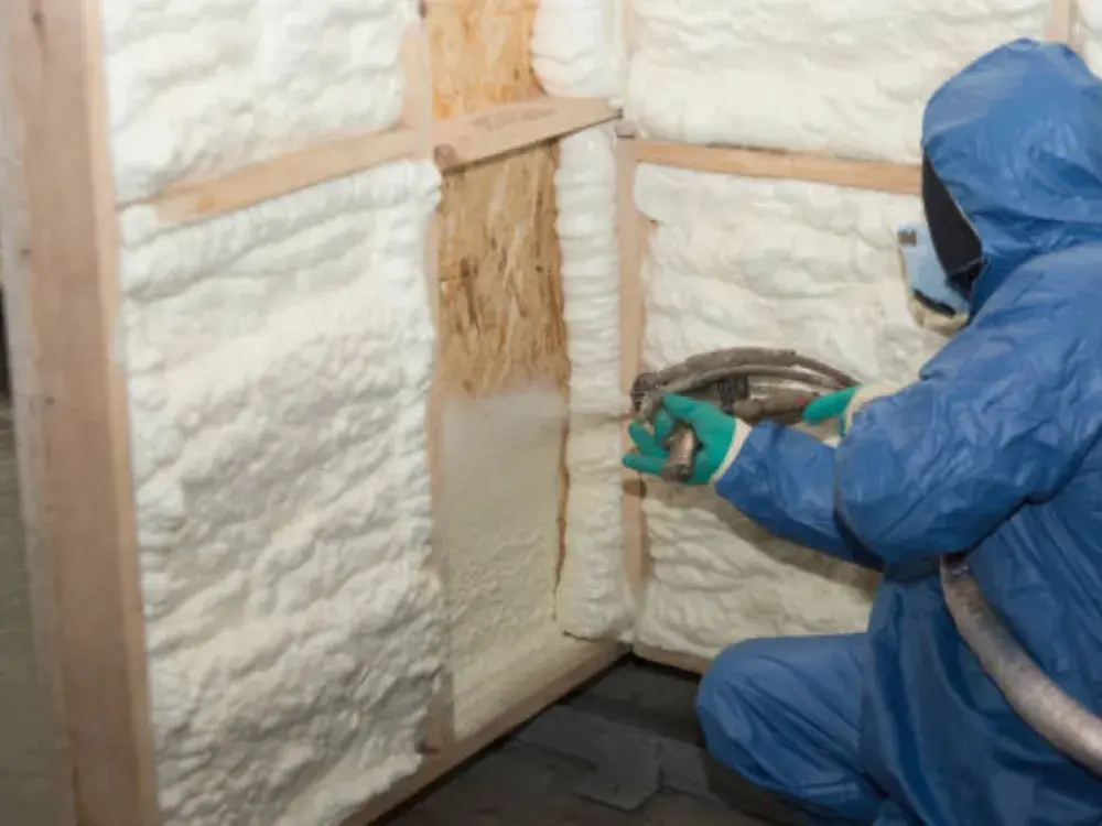 Closed Cell Spray Foam Insulation Guide: What It Is and How to Use It